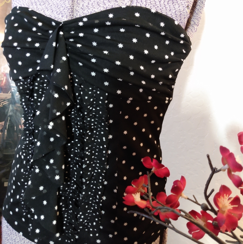 EUC White House Black Market Sz Small strapless blouse Black and white stars